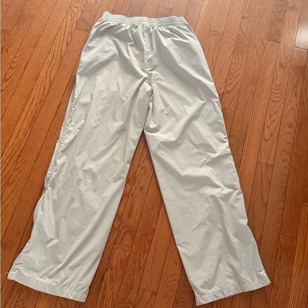 🩶 SKIMS Stone Woven Nylon Track Pants Nike - Picture 7 of 11